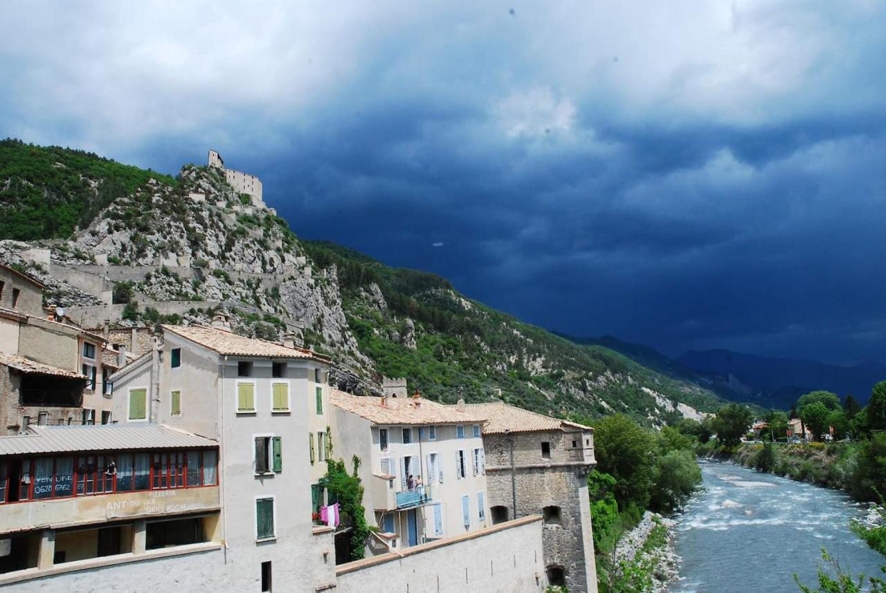 Les Gites D'Intervalles Entrevaux Kültér fotó