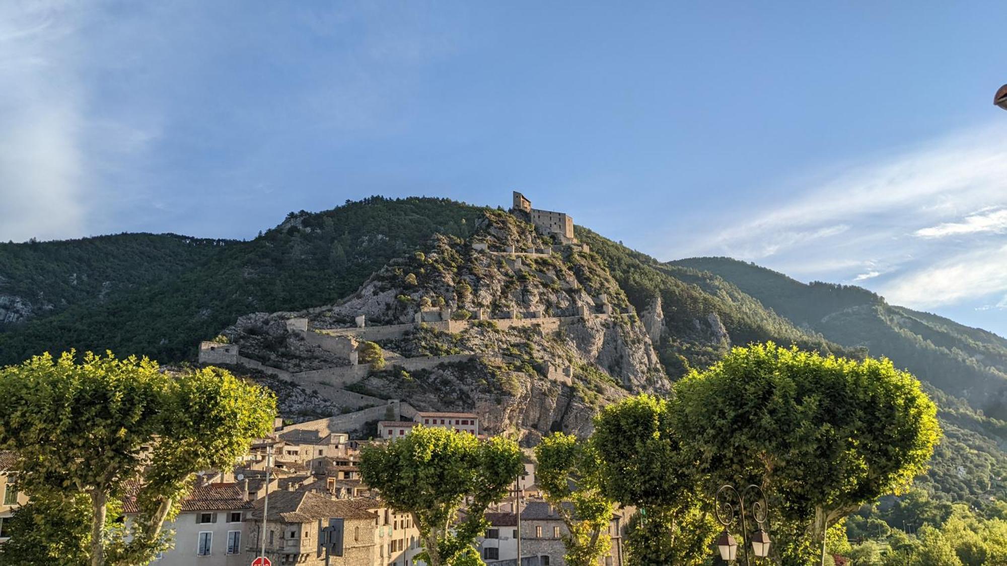 Les Gites D'Intervalles Entrevaux Kültér fotó